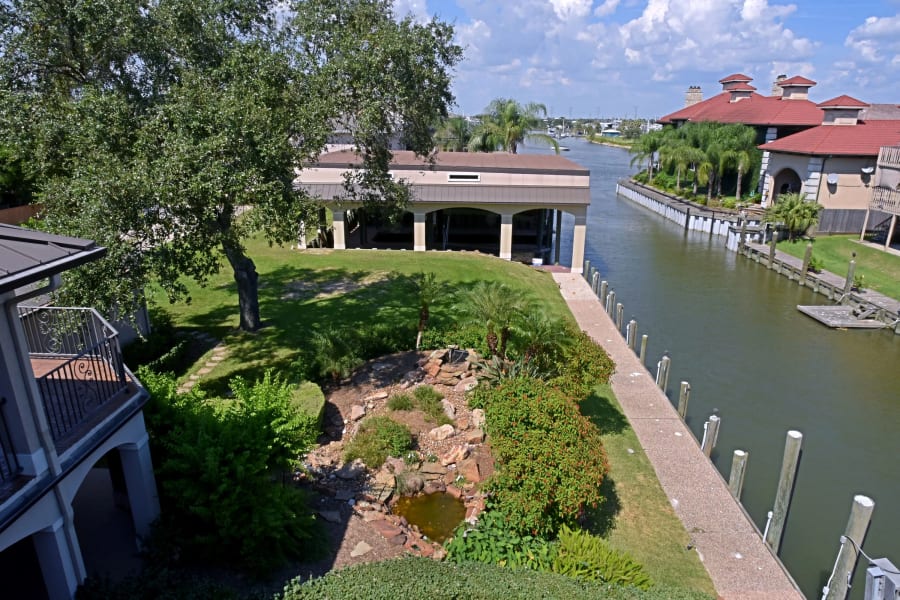 108 Bayou Lane | Kemah, Texas | Luxury Real Estate