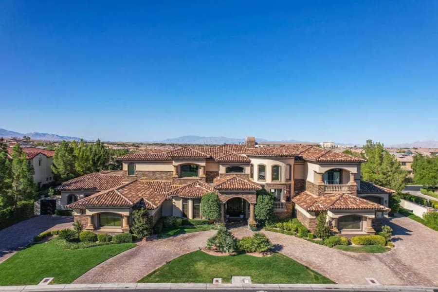 11 Quintessa Circle | Las Vegas, NV | Luxury Real Estate | Concierge Auctions