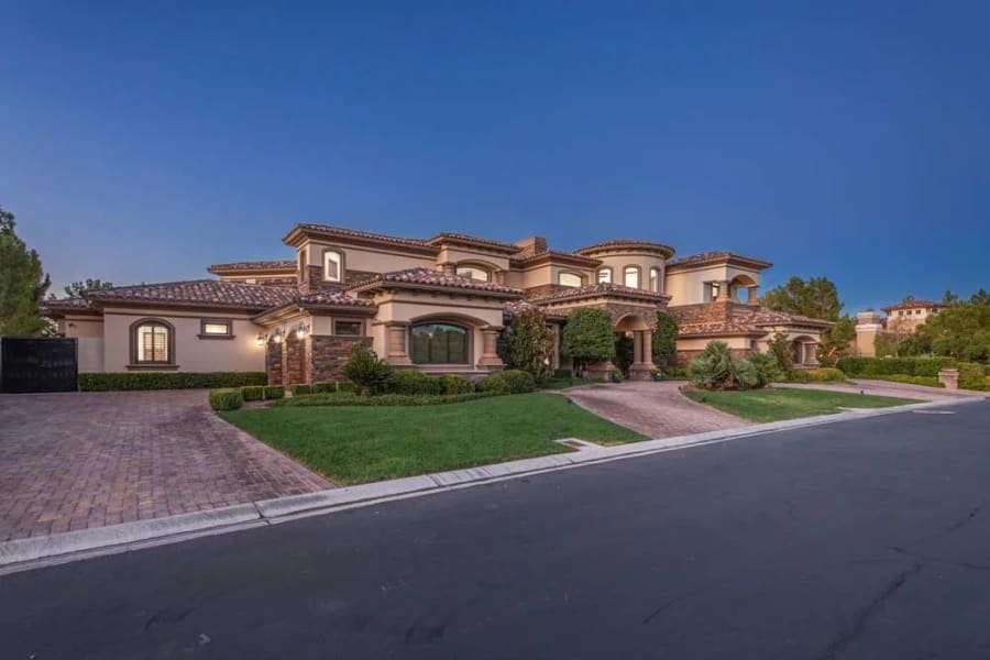 11 Quintessa Circle | Las Vegas, NV | Luxury Real Estate | Concierge Auctions