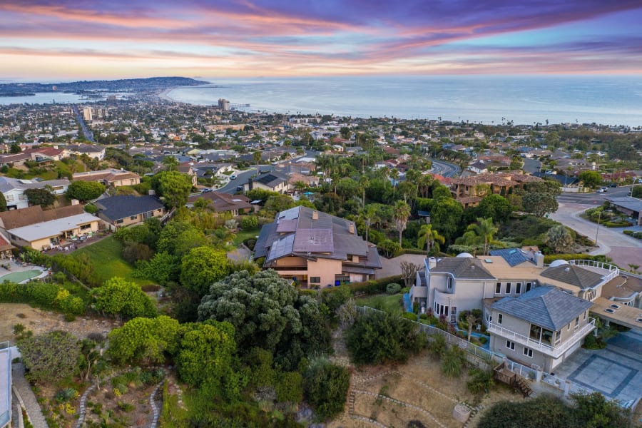 1213 Skylark Drive | La Jolla, California | Luxury Real Estate