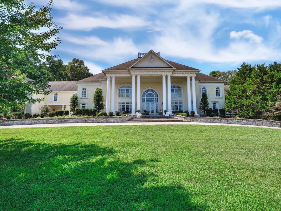 137 Windmere Court | Bowling Green, KY | Luxury Real Estate