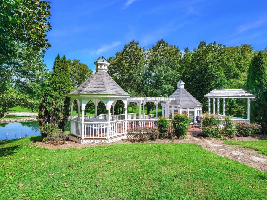 137 Windmere Court | Bowling Green, KY | Luxury Real Estate