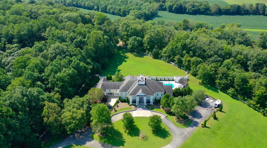 137 Windmere Court | Bowling Green, KY | Luxury Real Estate