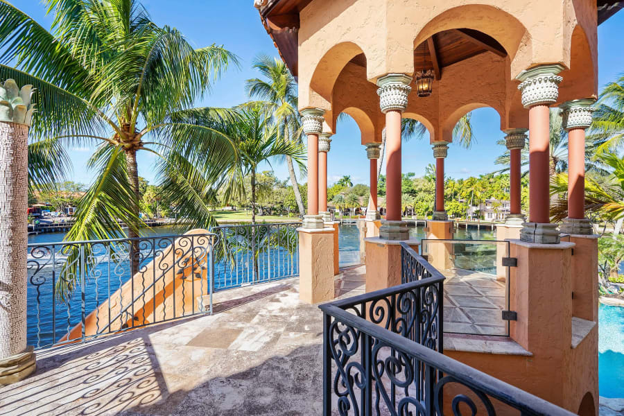 1575 Ponce De Leon Drive | Fort Lauderdale, Florida | Luxury Real Estate