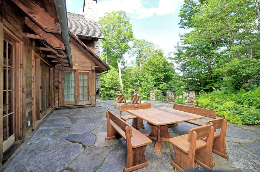 17 Discovery Drive | Mount Snow, VT | Luxury Real Estate