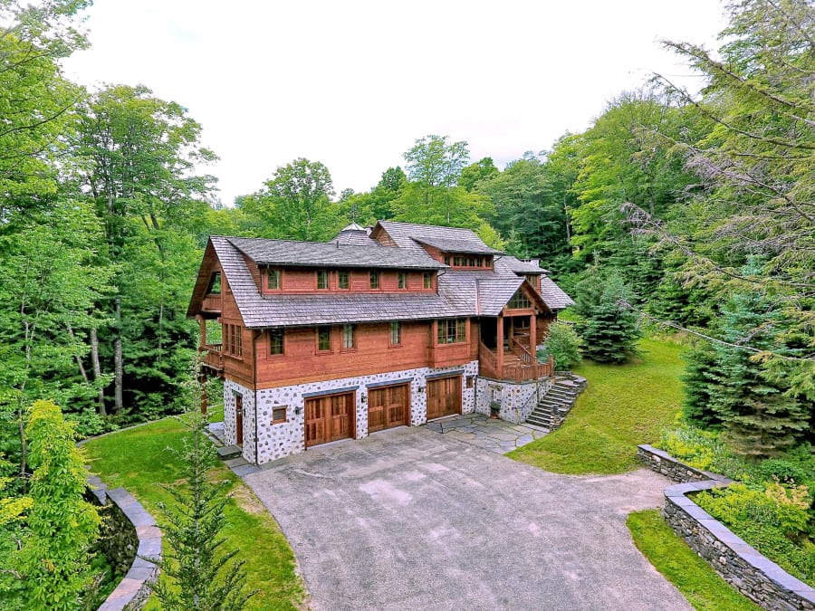 17 Discovery Drive | Mount Snow, VT | Luxury Real Estate