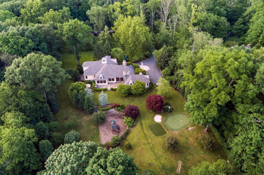 189 Beaver Dam Road | Katonah, New York | Luxury Real Estate