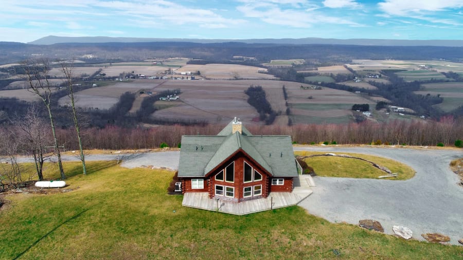 1981 Luxemburg Road | Lykens, PA | Luxury Real Estate