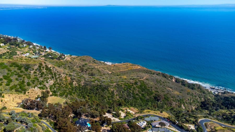 21298 Seaboard Road | Malibu, CA | Luxury Real Estate