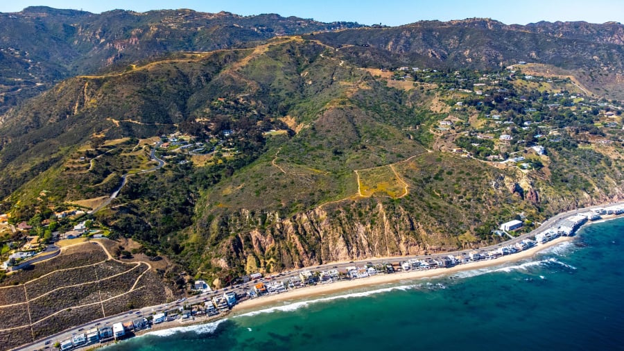 21298 Seaboard Road | Malibu, CA | Luxury Real Estate