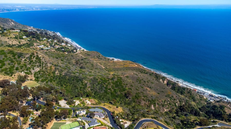 21298 Seaboard Road | Malibu, CA | Luxury Real Estate