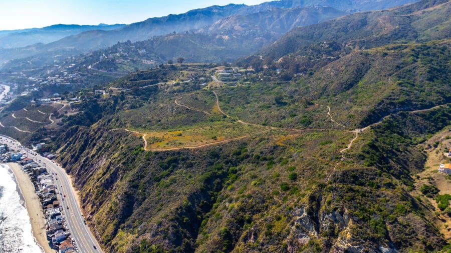 21298 Seaboard Road | Malibu, CA | Luxury Real Estate