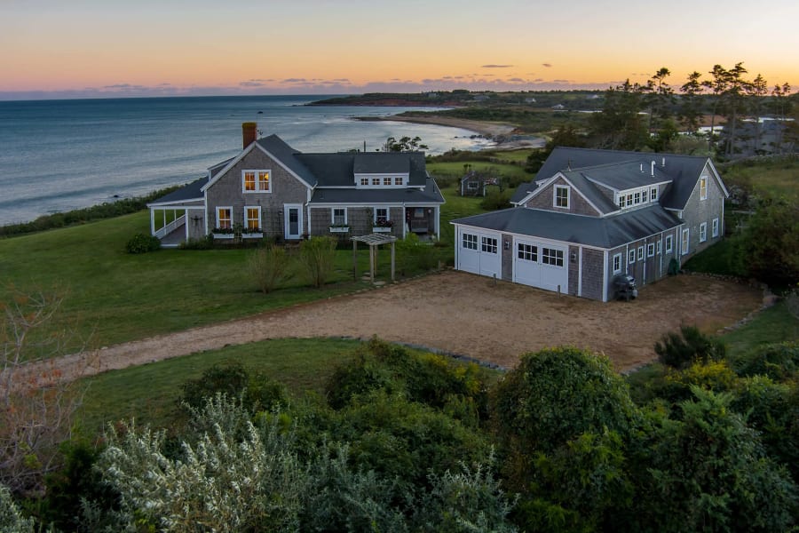 22 Quitsa Lane | Martha's Vineyard, MA | Luxury Real Estate