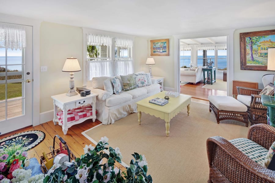 22 Quitsa Lane | Martha's Vineyard, MA | Luxury Real Estate