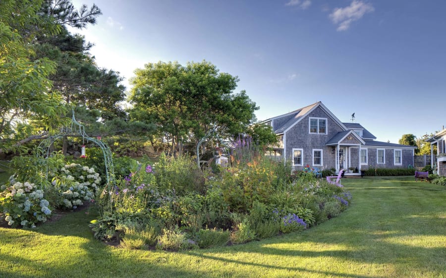 22 Quitsa Lane | Martha's Vineyard, MA | Luxury Real Estate