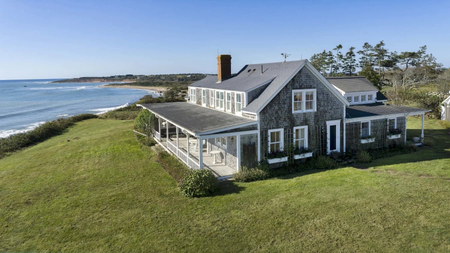 22 Quitsa Lane | Martha's Vineyard, MA | Luxury Real Estate