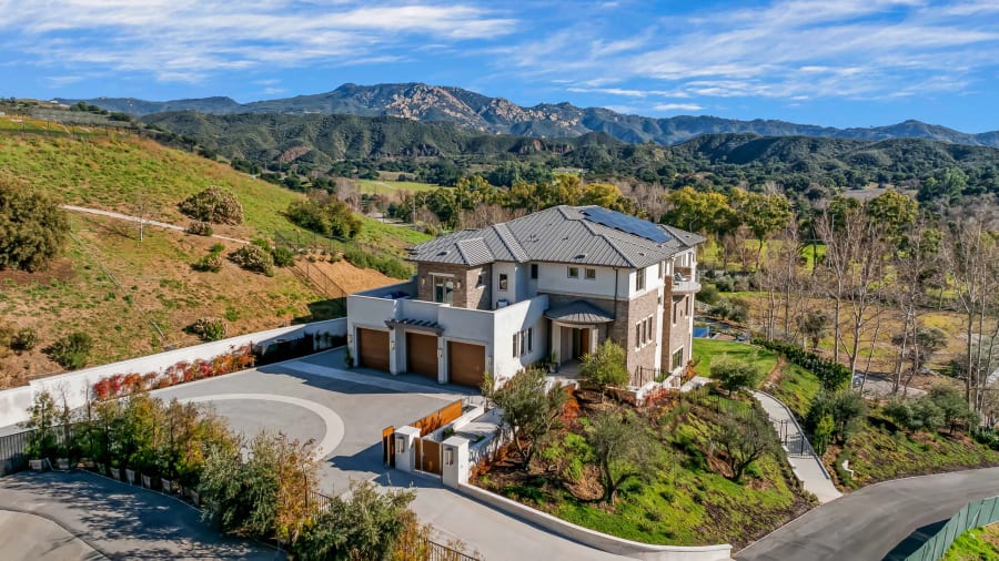 26773 Mulholland Highway, Malibu Valley Estates, Calabasas, California | Luxury Auction | Concierge Auctions