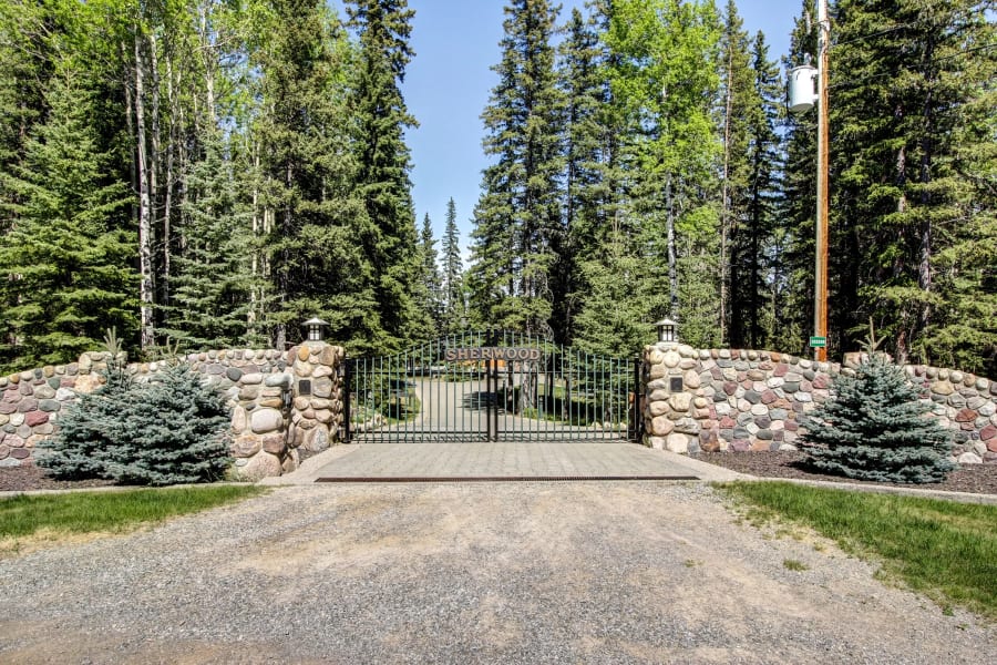 352248 Pine Ridge Road West | Rural Foothills M.D., Alberta, Canada | Luxury Real Estate