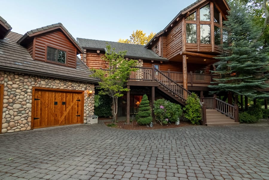 369 Rene Drive | Shady Cove, Oregon | Luxury Real Estate