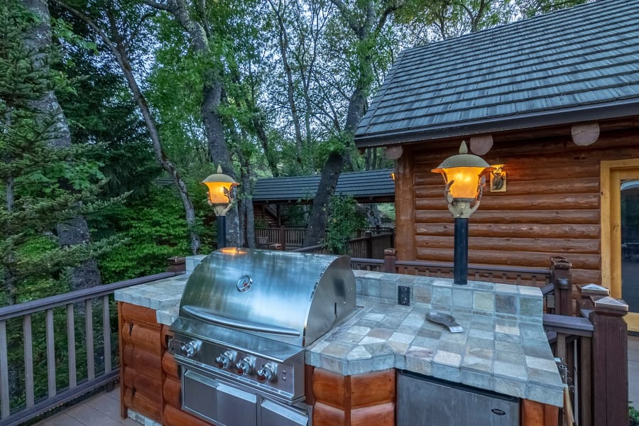 369 Rene Drive | Shady Cove, Oregon | Luxury Real Estate