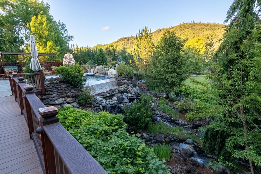 369 Rene Drive | Shady Cove, Oregon | Luxury Real Estate