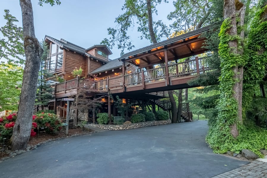 369 Rene Drive | Shady Cove, Oregon | Luxury Real Estate