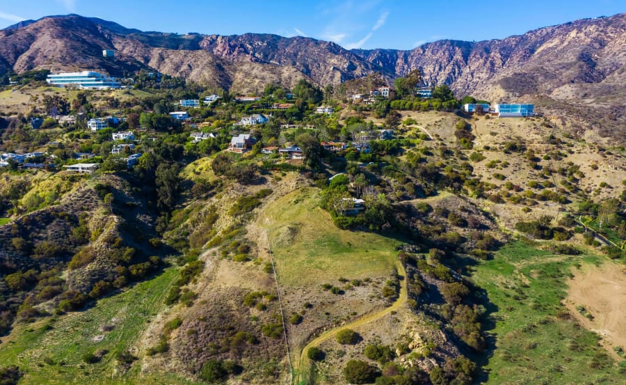 3700 La Paz | Malibu, California | Luxury Real Estate