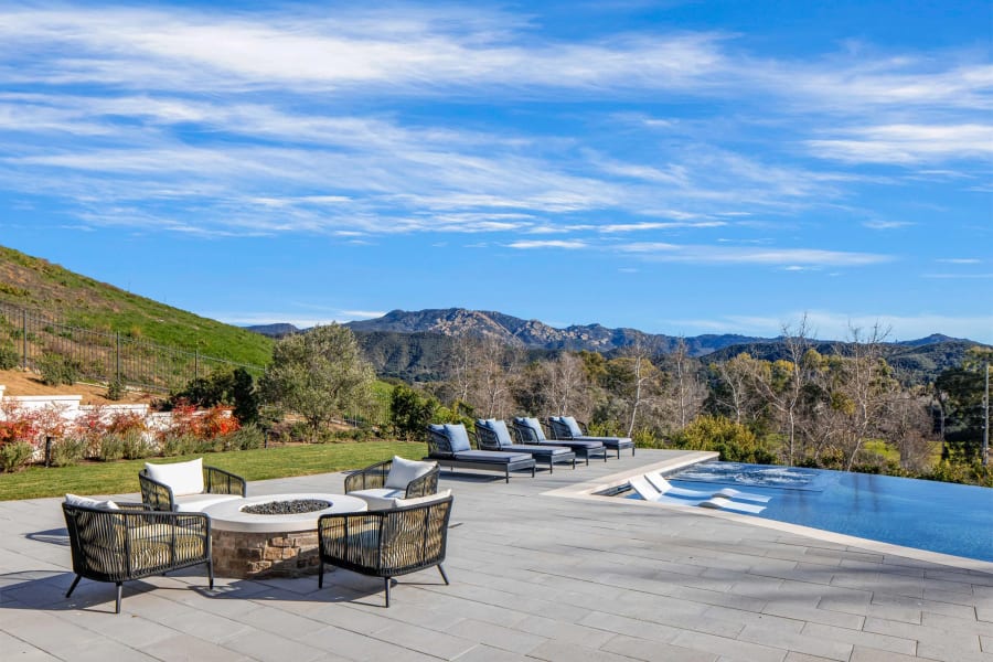 26773 Mulholland Highway, Malibu Valley Estates, Calabasas, California | Luxury Auction | Concierge Auctions