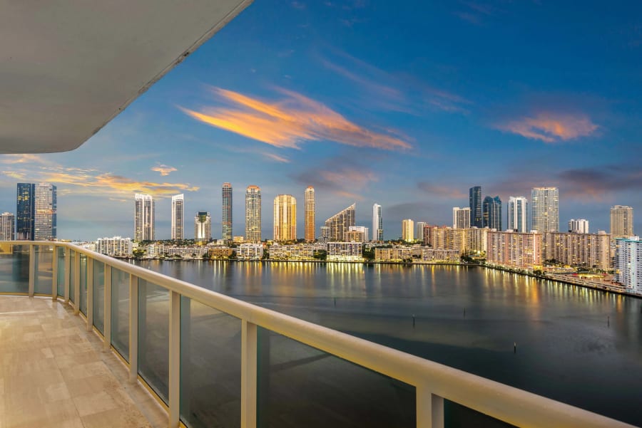 4000 Island Boulevard | Aventura, FL | Luxury Real Estate