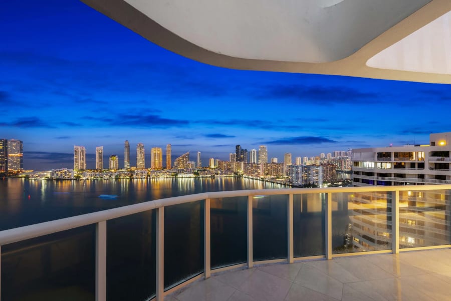 4000 Island Boulevard | Aventura, FL | Luxury Real Estate