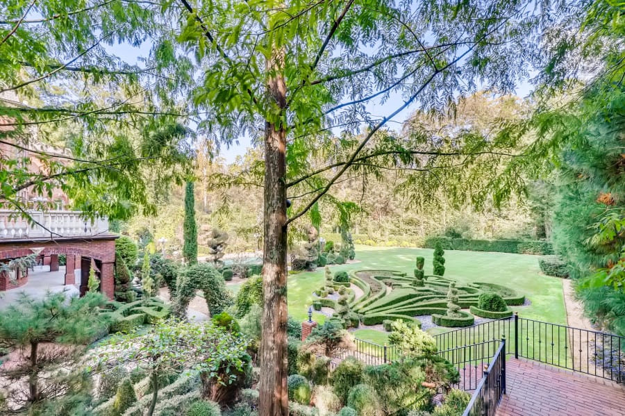 4455 Harris Trail NW | Atlanta, GA | Luxury Real Estate