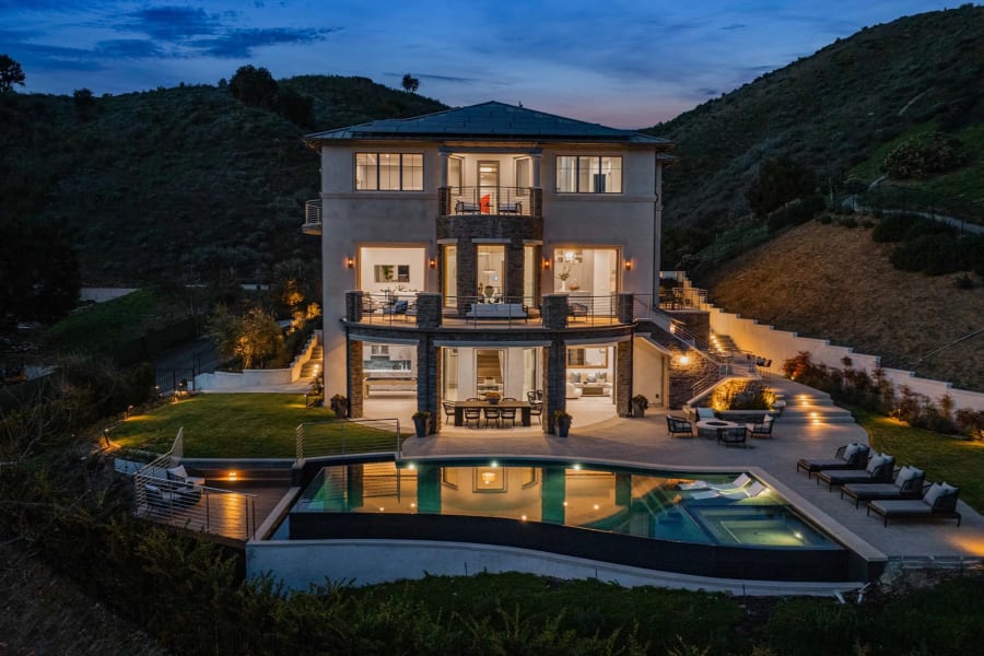 26773 Mulholland Highway, Malibu Valley Estates, Calabasas, California | Luxury Auction | Concierge Auctions