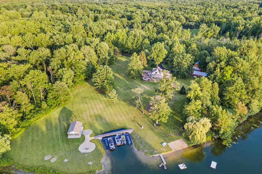 47684 21st Street, Southwest Michigan, Michigan | Luxury Real Estate | Luxury Sporting Lodge