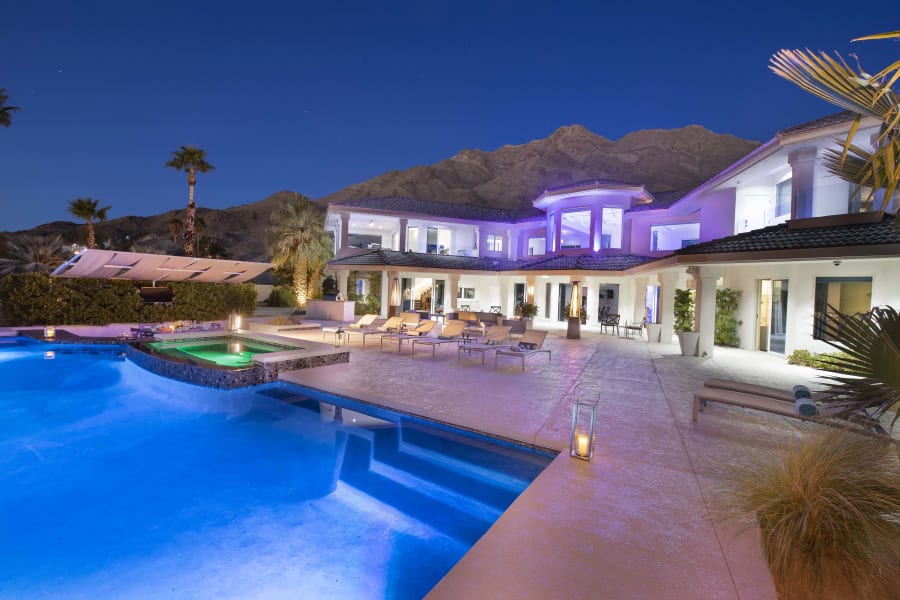 Sapphire Oasis | 460 Probst Way | Las Vegas, Nevada | Luxury Real Estate