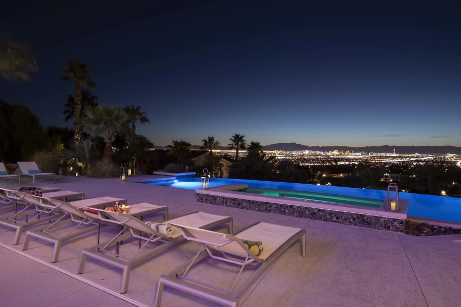 Sapphire Oasis | 460 Probst Way | Las Vegas, Nevada | Luxury Real Estate
