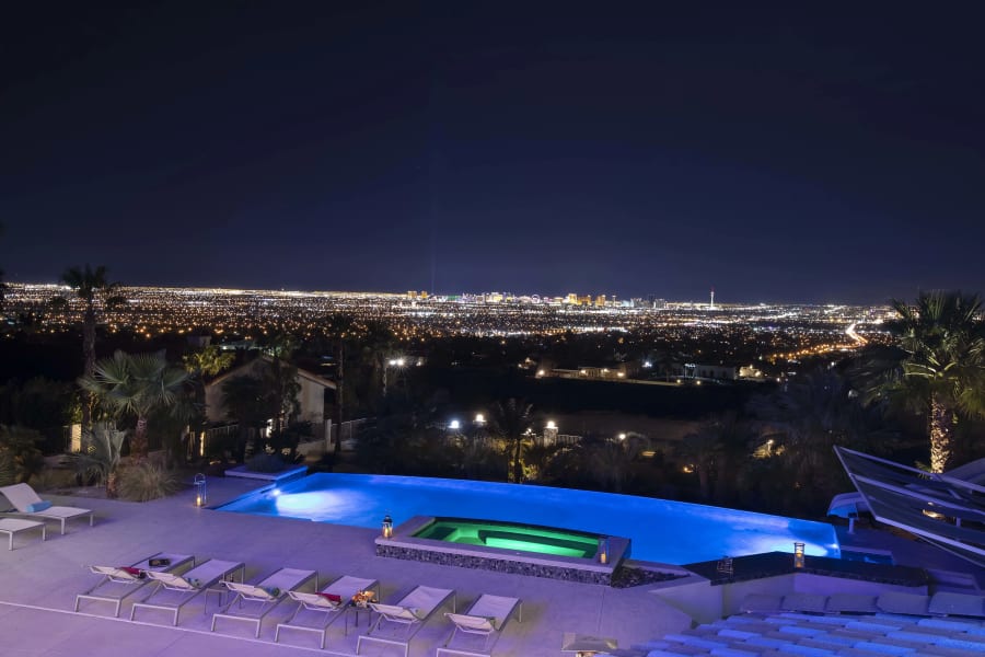 Sapphire Oasis | 460 Probst Way | Las Vegas, Nevada | Luxury Real Estate