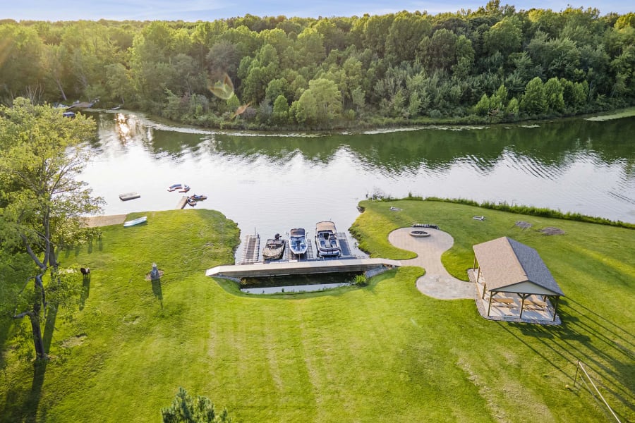 47684 21st Street, Southwest Michigan, Michigan | Luxury Real Estate | Luxury Sporting Lodge