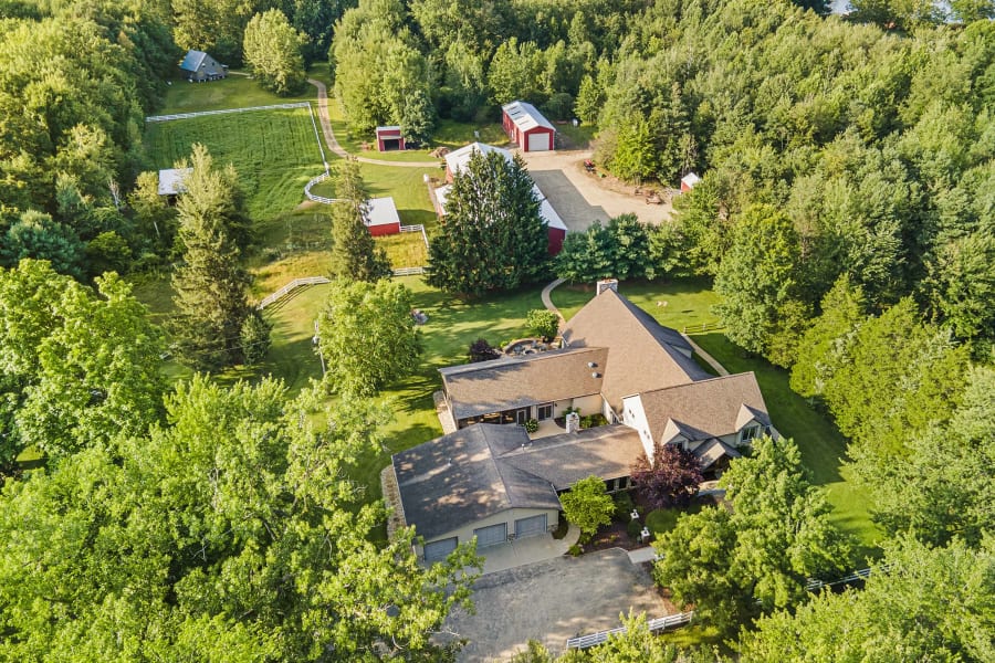 47684 21st Street, Southwest Michigan, Michigan | Luxury Real Estate | Luxury Sporting Lodge