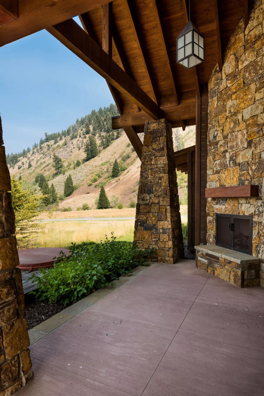 585 W Lodge Cottage Drive | Jackson, WY | Luxury Real Estate