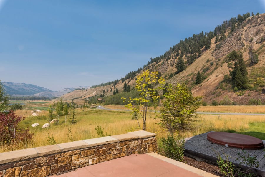 585 W Lodge Cottage Drive | Jackson, WY | Luxury Real Estate