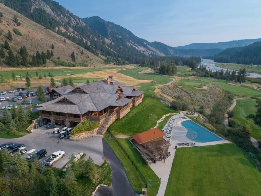 585 W Lodge Cottage Drive | Jackson, WY | Luxury Real Estate