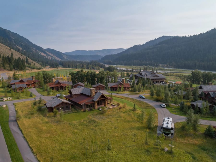 585 W Lodge Cottage Drive | Jackson, WY | Luxury Real Estate