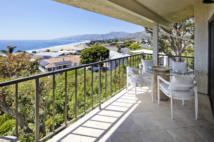 6763 Las Olas Way | Malibu, CA | Luxury Real Estate