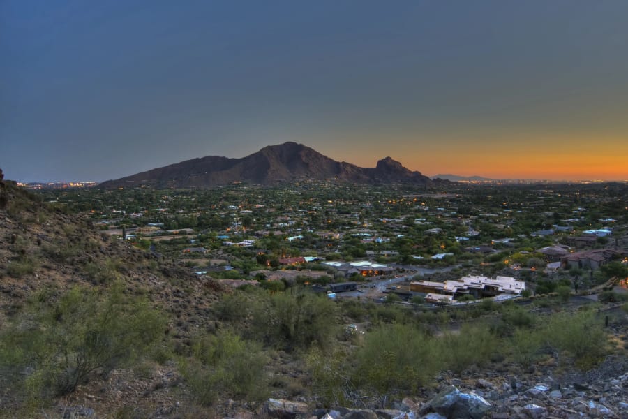 7045 N Invergordon RD W | Paradise Valley, AZ | Luxury Real Estate