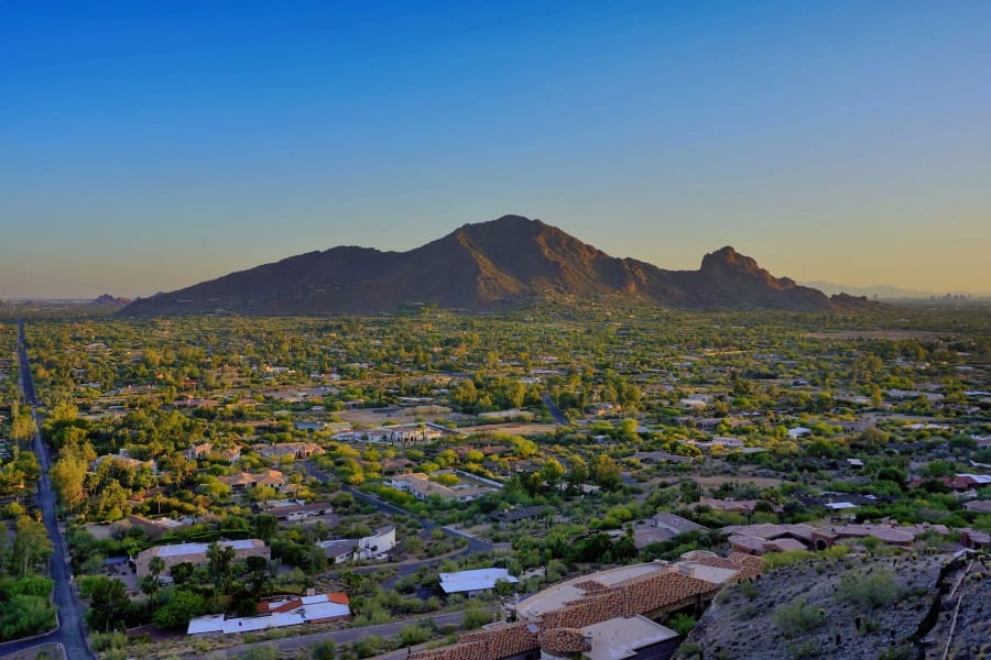 7045 N Invergordon RD W | Paradise Valley, AZ | Luxury Real Estate