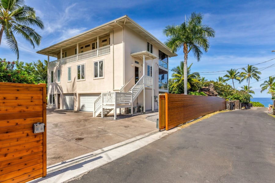 75-112 Kaiolu Drive | Kailua-Kona, HI | Luxury Real Estate