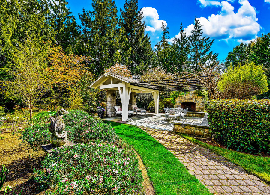 8106 Overlake Drive West | Medina, WA | Luxury Real Estate