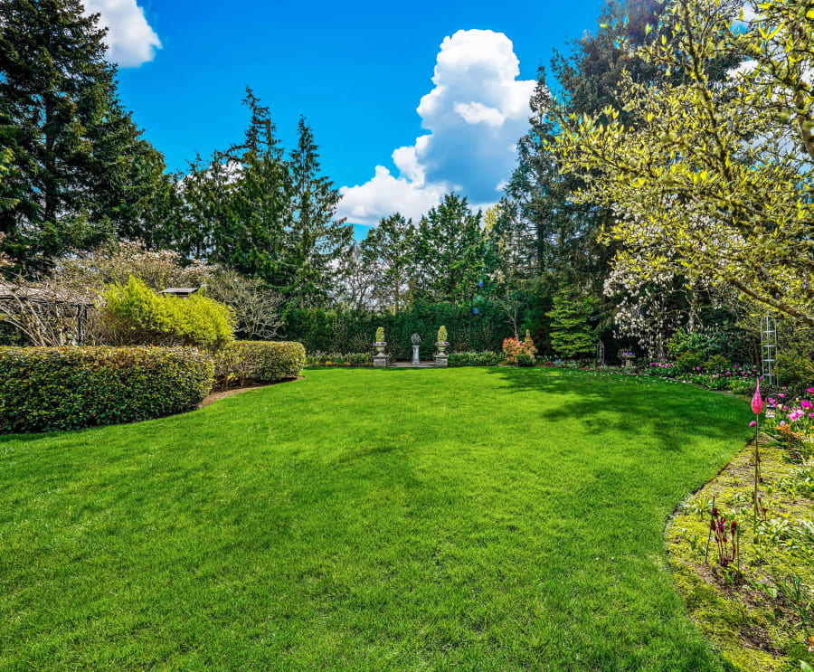 8106 Overlake Drive West | Medina, WA | Luxury Real Estate