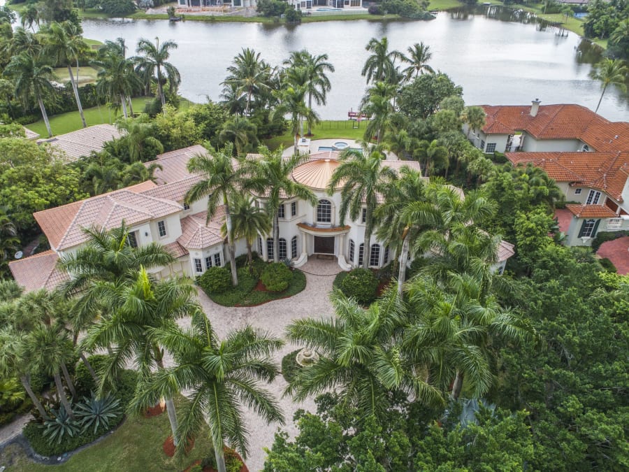 8495 Twin Lake Drive | Boca Raton, Florida | Luxury Real Estate