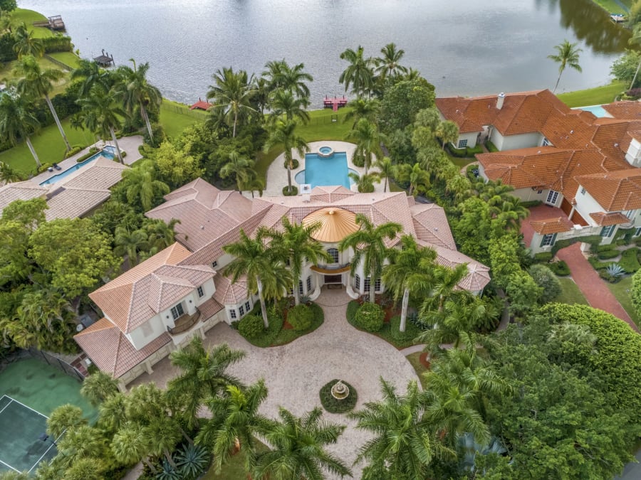 8495 Twin Lake Drive | Boca Raton, Florida | Luxury Real Estate